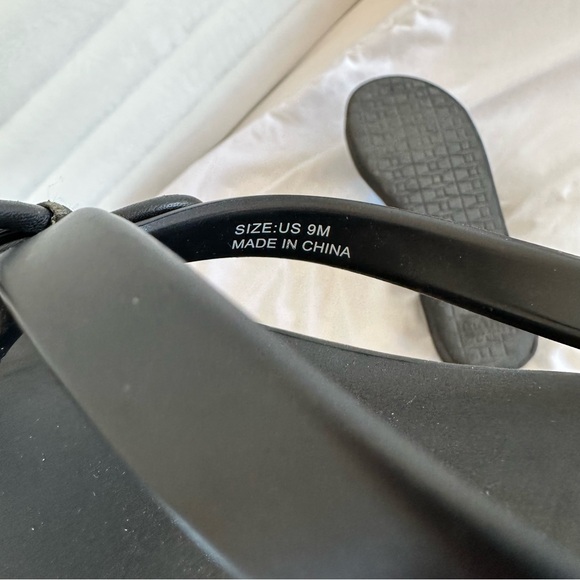 Kate Spade wedge flip flops - Picture 8 of 9